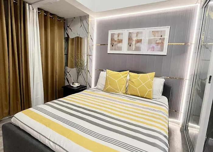 Aparthotel Azure Staycation By Cm